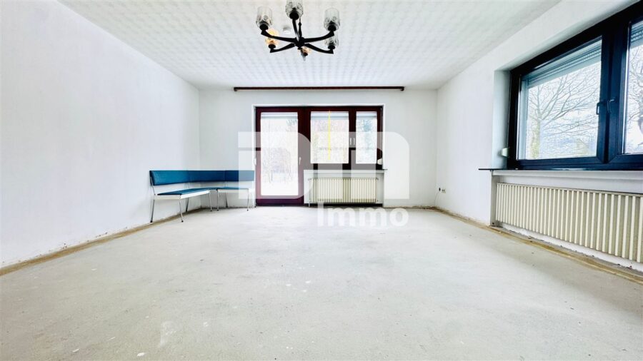 Wohn- / Hofensemble mit Einfamilienhaus, 2x Hofgebäude und altengerechter Bungalow - Bungalow EG Wohn / Esszimmer / Zugang Terrasse